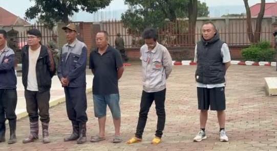 État de siège en Ituri : 11 sujets chinois arrêtés pour exploitation illégale d’or, le gouverneur exige des sanctions sévères