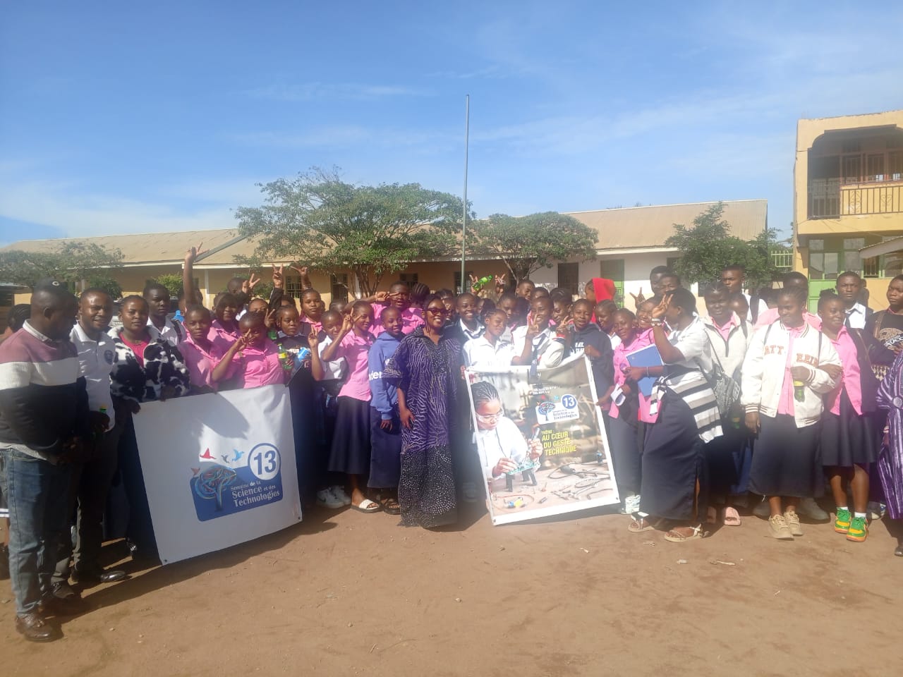 Bunia : les élèves du complexe scolaire Léopold ville sensibilisés à la drépanocytose et à l’intelligence artificielle