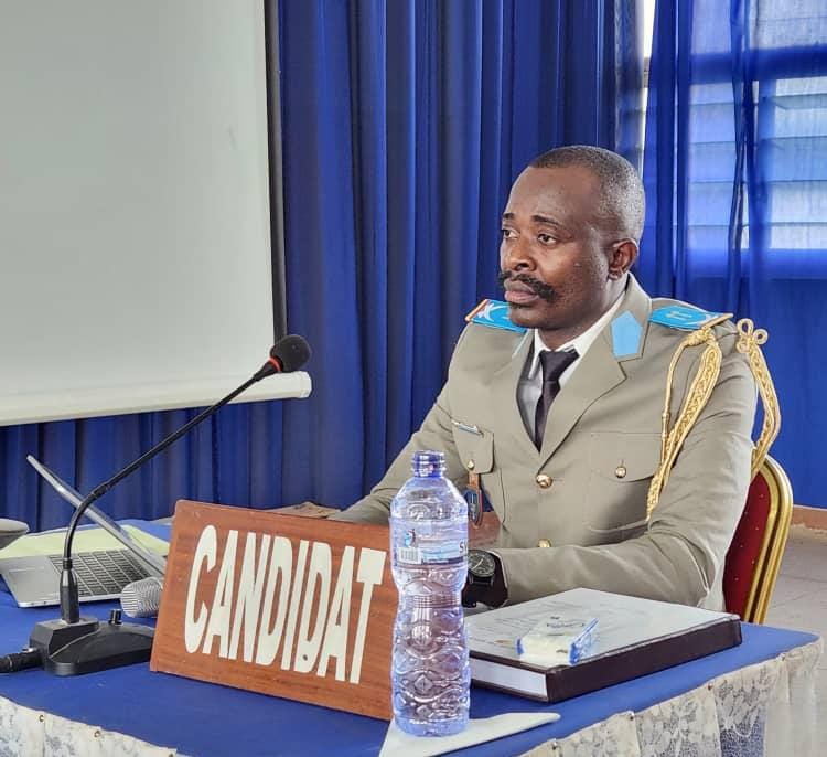 Université de Kisangani : le Lieutenant Jules Ngongo décroche une Grande distinction à la soutenance de son mémoire de DES