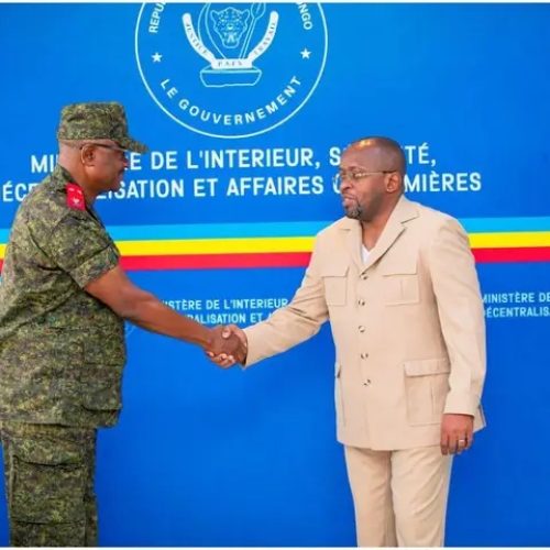 RDC : avant sa prise de fonctions, le gouverneur militaire de l&rsquo;Ituri Général-Major Gaby Kasongo reçoit les instructions du gouvernement central