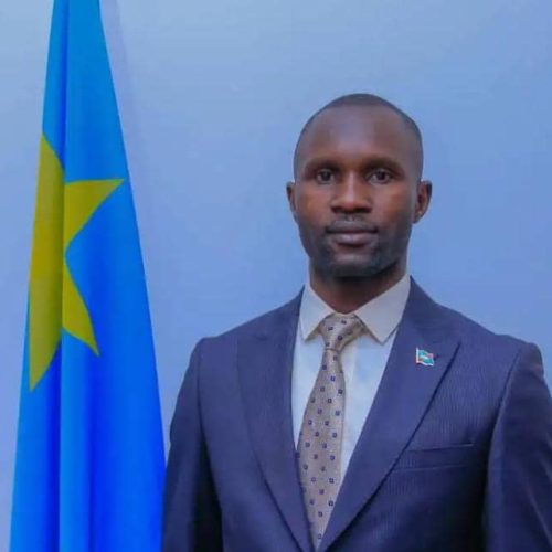 Ituri : l’honorable Samy Adubango Awoho signe la Charte de l’Union Sacrée de la Nation