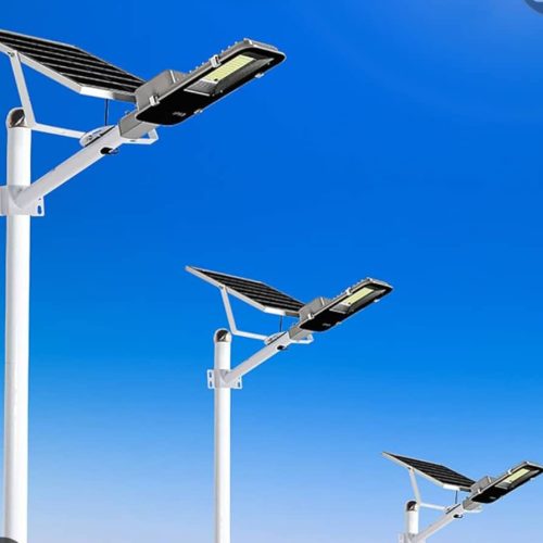 Mahagi:La Chefferie des Mokambo Bénéficie de la part du Président de l&rsquo;Assemblée Provinciale des Lampadaires publics pour Renforcer la Sécurité