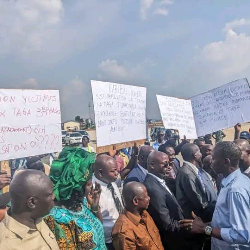 Bunia : les populations de Tchunga et Taga réclament leurs indemnisations, le ministre Jonh Banza promet des solutions