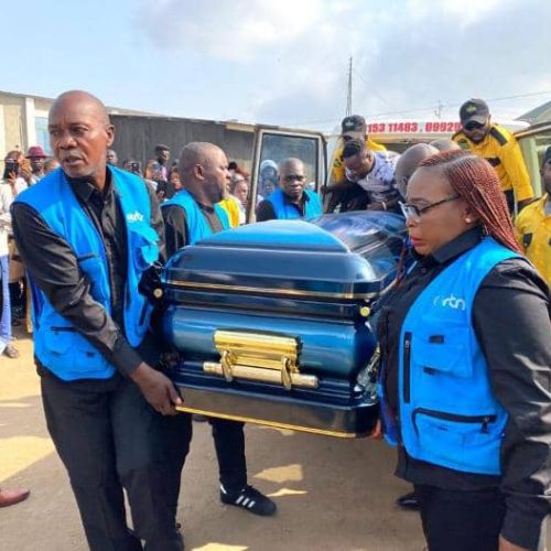 Tué sous l&rsquo;état de siège : les autorités militaires boycottent les funérailles du journaliste Thierry Lole