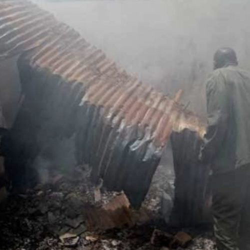 FC Mabanga de Ndrele: La famille des supporters solidaire après l’incendie tragique touchant deux de ses piliers