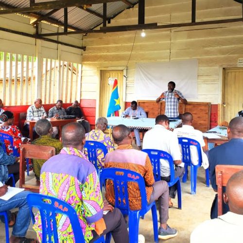 Ebola en Ituri : les autorités sanitaires renforcent la sensibilisation communautaire à Irumu
