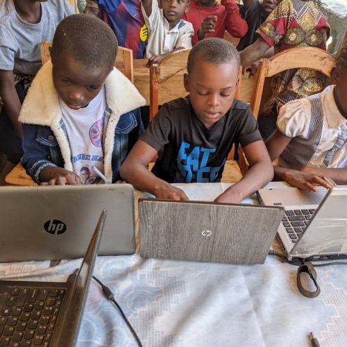 Mahagi : le Complexe Scolaire Elikia met le cap sur le numérique