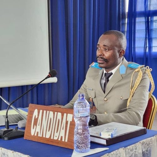 Université de Kisangani : le Lieutenant Jules Ngongo décroche une Grande distinction à la soutenance de son mémoire de DES