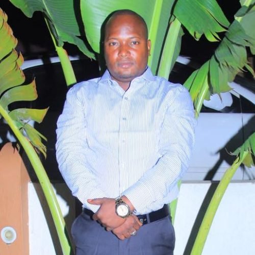 Rentrée scolaire en Ituri : l’acteur politique Asimwe Ruhigwa Samson exige la maîtrise d’Ebola avant la reprise des cours